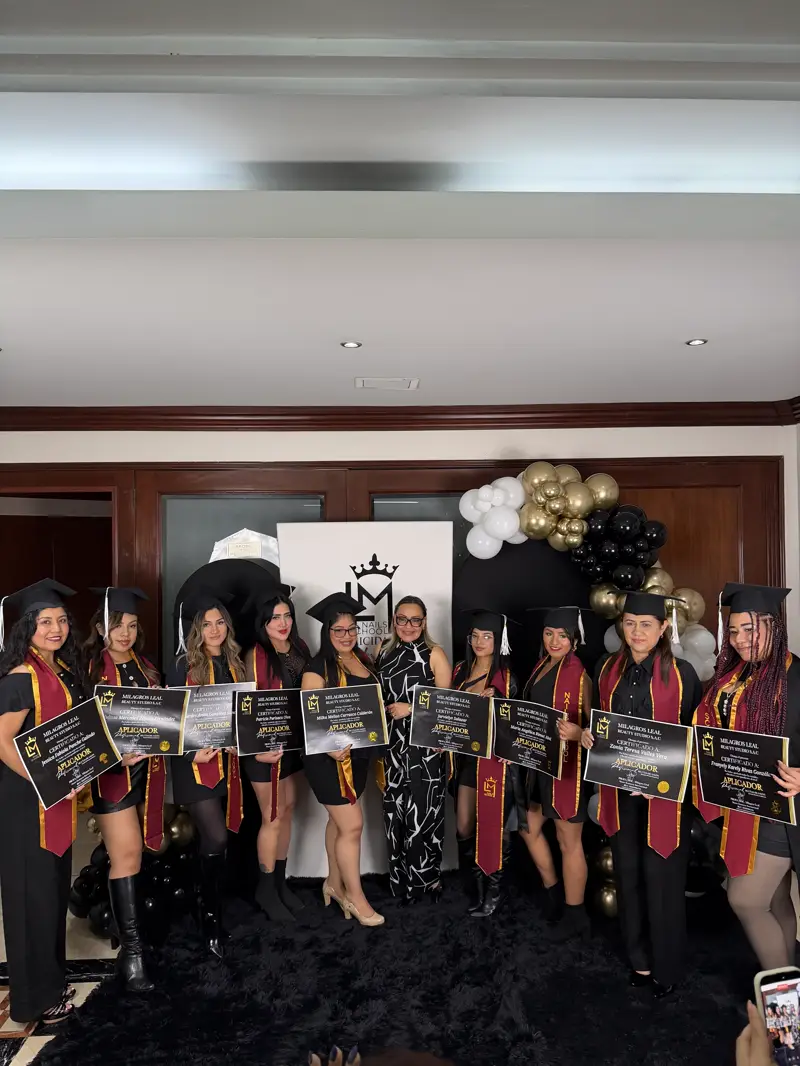 ML Nails School · trabajo profesional